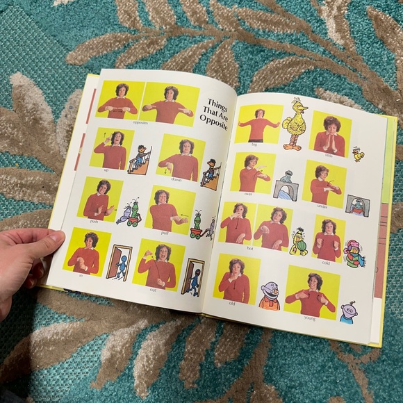 Sesame Street Sign Language Fun Book - Yellow and Red - Picture 8 of 12